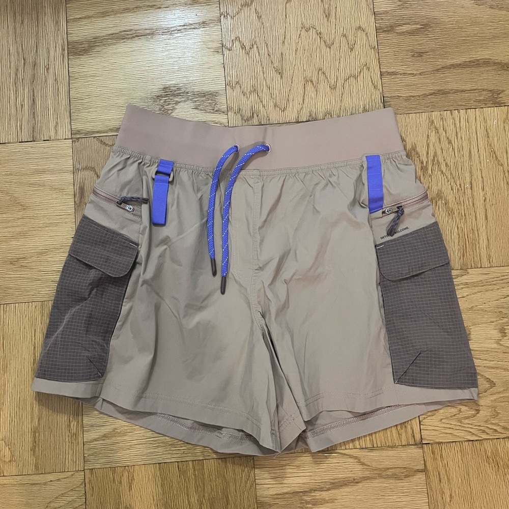 Lululemon Multi-Pocket Cargo High-Rise Hiking Short 5"- Pink Clay